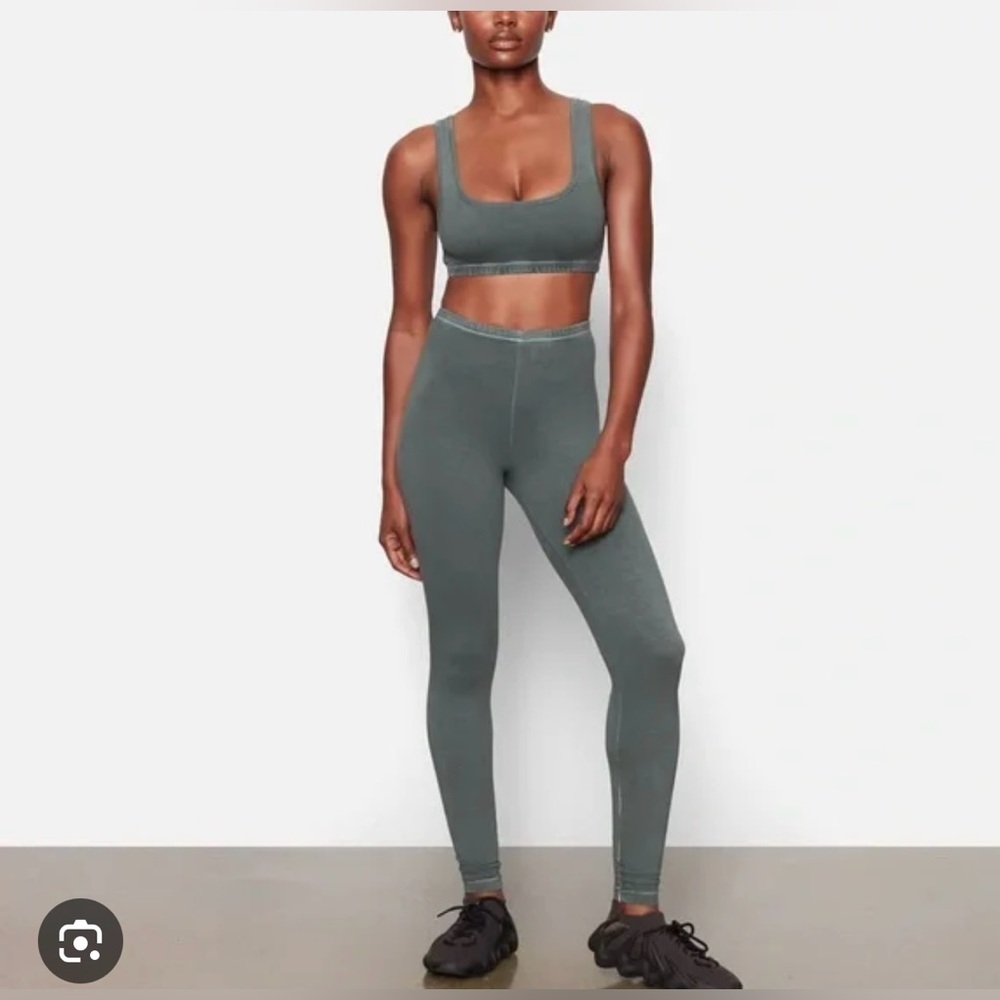 SKIMS  Leggings